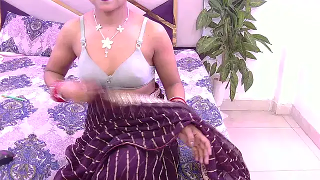 Snapshot of Lovelyy-couple chatting on 02-16-26, 03:41 Lovelyy-couple online show from 02-16-26, 03:41