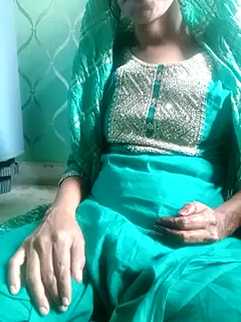 Snapshot of Payal-50 chatting on 09-29-25, 07:02 Payal-50 online show from 09-29-25, 07:02