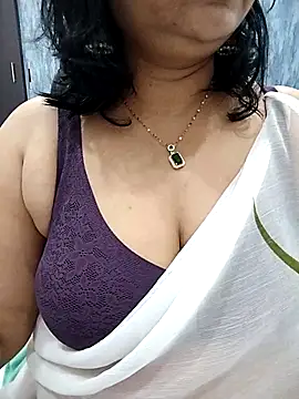 divya-jannu online show from 10-22-25, 06:07