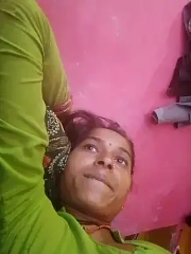 Snapshot of Hot_reshmaji chatting on 03-27-26, 08:26 Hot reshmaji online show from 03-27-26, 08:26