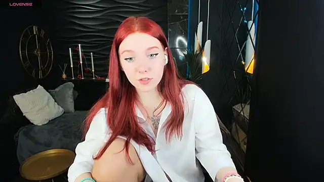 Layla Glam online show from 04-26-26, 01:20