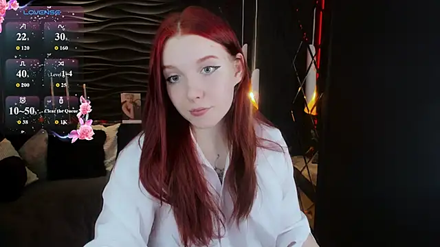 Layla Glam online show from 04-29-26, 01:26