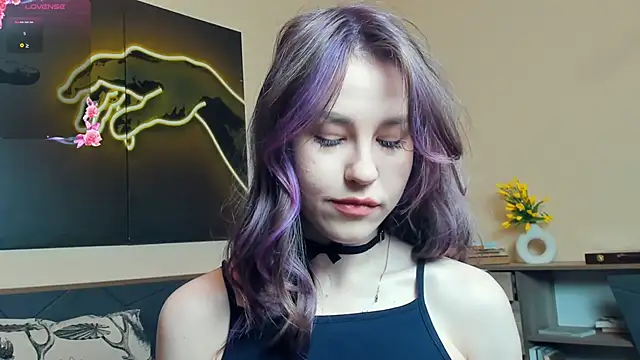 MaliaBourraine online show from 06-13-26, 07:39