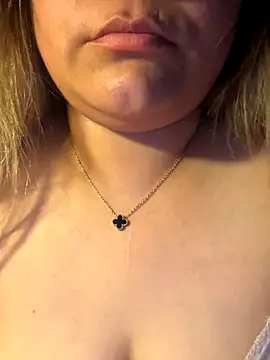 Snapshot of Heidaa chatting on 10-24-25, 11:23 Heidaa online show from 10-24-25, 11:23