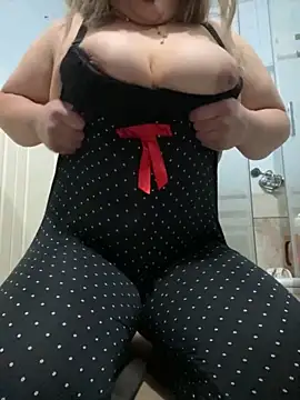 Snapshot of Heidaa chatting on 11-18-25, 06:01 Heidaa online show from 11-18-25, 06:01