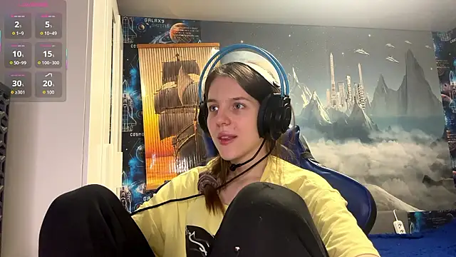 Elira Breeze online show from 03-12-26, 01:17