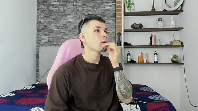 BooyHott  online show from 03-14-26, 07:19