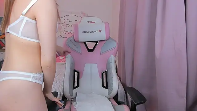 Leri Dells online show from 10-18-25, 02:58