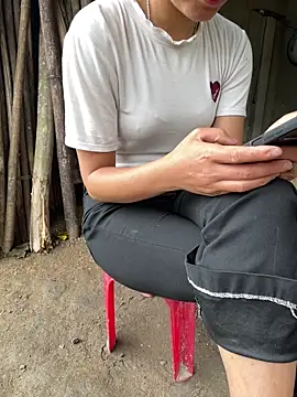 phuongxinhxan online show from 04-27-26, 02:09