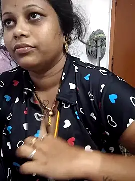 sweetqueen143 online show from 05-26-26, 12:45