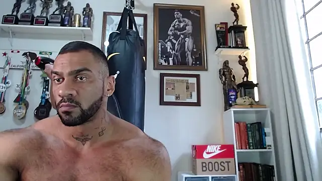 Snapshot of henryhadesflirt chatting on 10-30-25, 07:47 henryhadesflirt online show from 10-30-25, 07:47