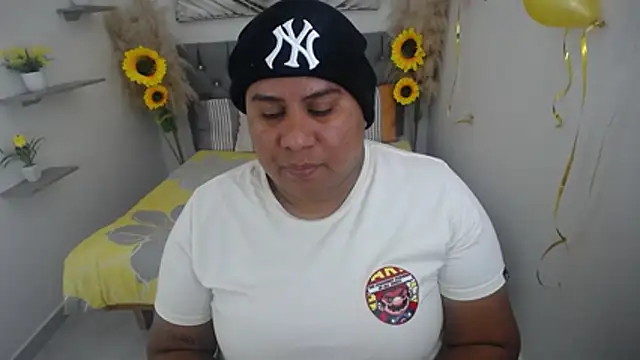 hotlesby valery online show from 10-13-25, 07:25