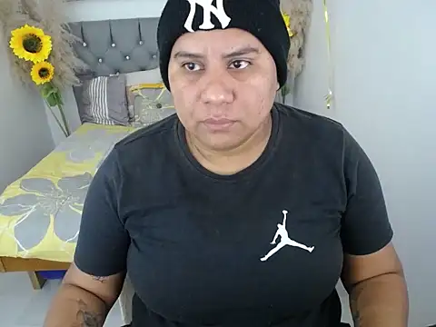 hotlesby valery online show from 10-31-25, 11:55