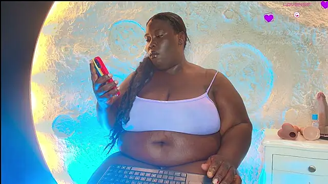 Snapshot of CarolinaGomez_ chatting on 10-27-25, 07:29 CarolinaGomez online show from 10-27-25, 07:29