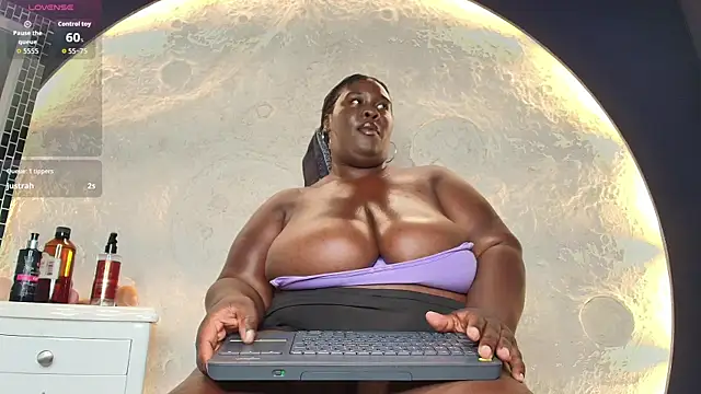 Snapshot of CarolinaGomez_ chatting on 11-10-25, 07:35 CarolinaGomez online show from 11-10-25, 07:35