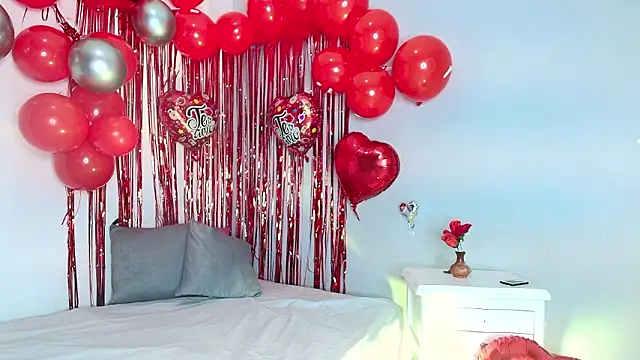 Snapshot of CarolinaGomez_ chatting on 02-14-26, 07:43 CarolinaGomez online show from 02-14-26, 07:43