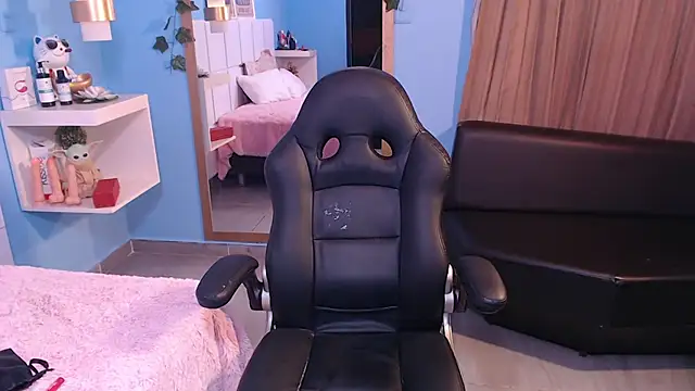 PenelopeBond online show from 11-12-25, 02:23