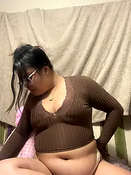 Snapshot of kiaradanielaxx chatting on 10-10-25, 04:44 kiaradanielaxx online show from 10-10-25, 04:44