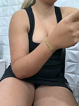 Valeriacris online show from 04-23-26, 03:25