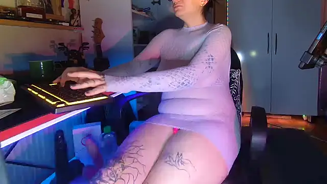 creameerryy21 online show from 11-24-25, 10:31