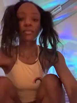 Snapshot of LoveDreaux chatting on 02-11-26, 01:43 LoveDreaux online show from 02-11-26, 01:43