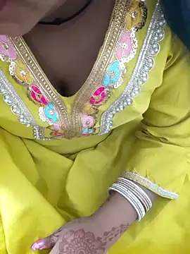 Snapshot of Kiara-Model chatting on 10-28-25, 06:28 Kiara-Model online show from 10-28-25, 06:28