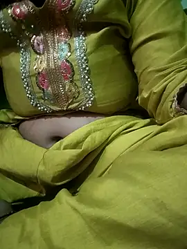 Snapshot of Kiara-Model chatting on 10-29-25, 05:31 Kiara-Model online show from 10-29-25, 05:31