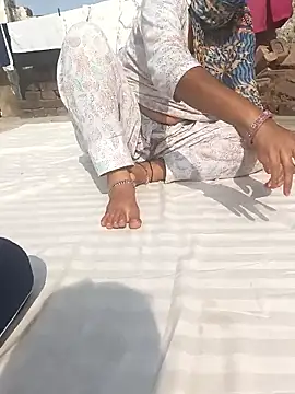 Snapshot of Cute-Charvii chatting on 12-18-25, 07:25 Cute-Charvii online show from 12-18-25, 07:25