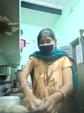 Snapshot of Cute-Charvii chatting on 02-25-26, 01:26 Cute-Charvii online show from 02-25-26, 01:26