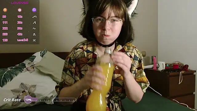 Snapshot of HardNerdVoid chatting on 11-06-25, 08:32 HardNerdVoid online show from 11-06-25, 08:32