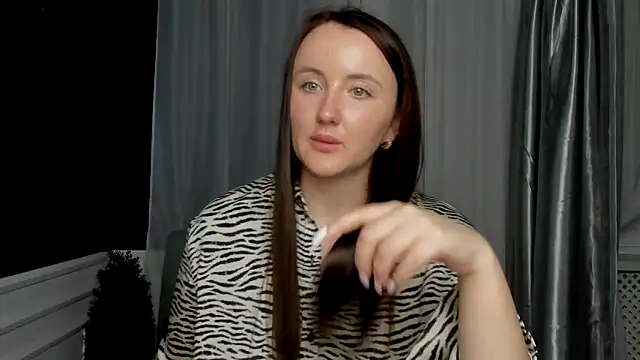 Snapshot of LilaWinks chatting on 10-18-25, 12:17 LilaWinks online show from 10-18-25, 12:17