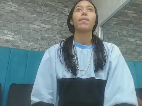 Snapshot of Lil_Rose2006 chatting on 10-04-25, 12:14 Lil Rose2006 online show from 10-04-25, 12:14