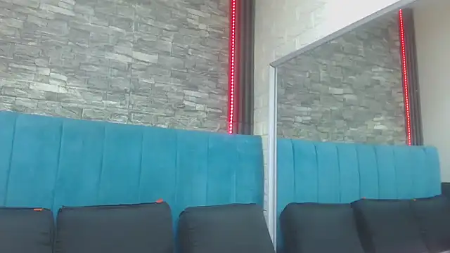 Snapshot of Lil_Rose2006 chatting on 11-07-25, 01:00 Lil Rose2006 online show from 11-07-25, 01:00