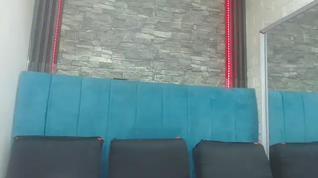 Snapshot of Lil_Rose2006 chatting on 12-19-25, 12:01 Lil Rose2006 online show from 12-19-25, 12:01