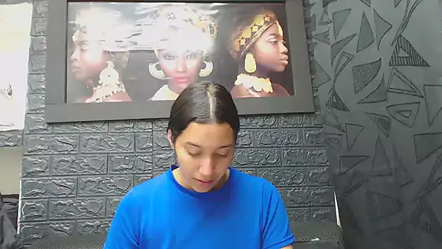 Snapshot of Lil_Rose2006 chatting on 01-12-26, 12:32 Lil Rose2006 online show from 01-12-26, 12:32