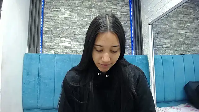 Snapshot of Lil_Rose2006 chatting on 02-05-26, 01:05 Lil Rose2006 online show from 02-05-26, 01:05