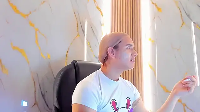 Snapshot of Marian_Cristal chatting on 02-07-26, 03:21 Marian Cristal online show from 02-07-26, 03:21