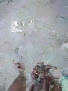 Snapshot of DICKLANKA chatting on 03-10-26, 04:45 DICKLANKA online show from 03-10-26, 04:45