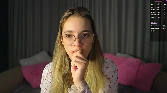 vivyboo111 online show from 11-10-25, 08:19