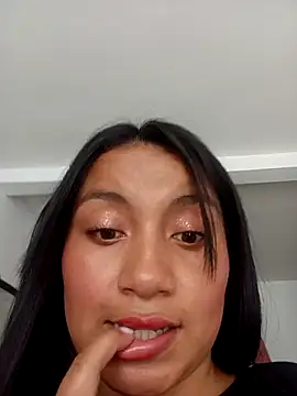 Snapshot of EllaCute_Young chatting on 09-22-25, 05:04 EllaCute Young online show from 09-22-25, 05:04