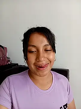 Snapshot of EllaCute_Young chatting on 09-26-25, 08:24 EllaCute Young online show from 09-26-25, 08:24