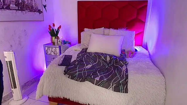 Snapshot of EvaGoddess_ chatting on 11-30-25, 03:05 EvaGoddess online show from 11-30-25, 03:05