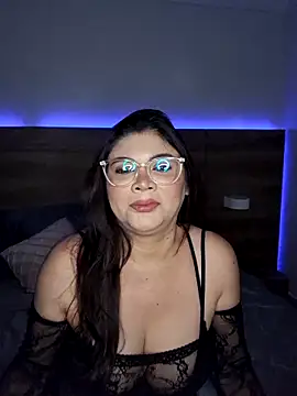 Snapshot of Meli28_ chatting on 10-29-25, 12:02 Meli28  online show from 10-29-25, 12:02