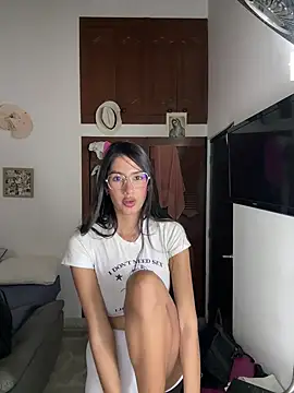 Julieta Duque online show from 03-25-26, 02:17