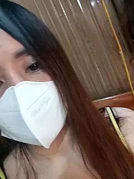 zuzuuLy online show from 10-19-25, 04:18