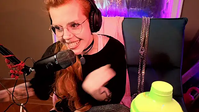 Snapshot of tacodeluxxxe chatting on 03-08-26, 04:27 tacodeluxxxe online show from 03-08-26, 04:27