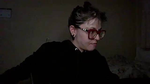 Snapshot of BlondieTami chatting on 03-18-26, 02:26 BlondieTami online show from 03-18-26, 02:26