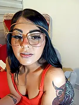 Snapshot of ValeNiitaLuv chatting on 11-17-25, 01:44 ValeNiitaLuv online show from 11-17-25, 01:44