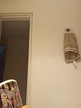 Snapshot of ValeNiitaLuv chatting on 12-21-25, 09:55 ValeNiitaLuv online show from 12-21-25, 09:55