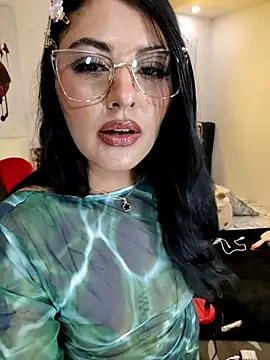 Snapshot of ValeNiitaLuv chatting on 01-15-26, 06:07 ValeNiitaLuv online show from 01-15-26, 06:07